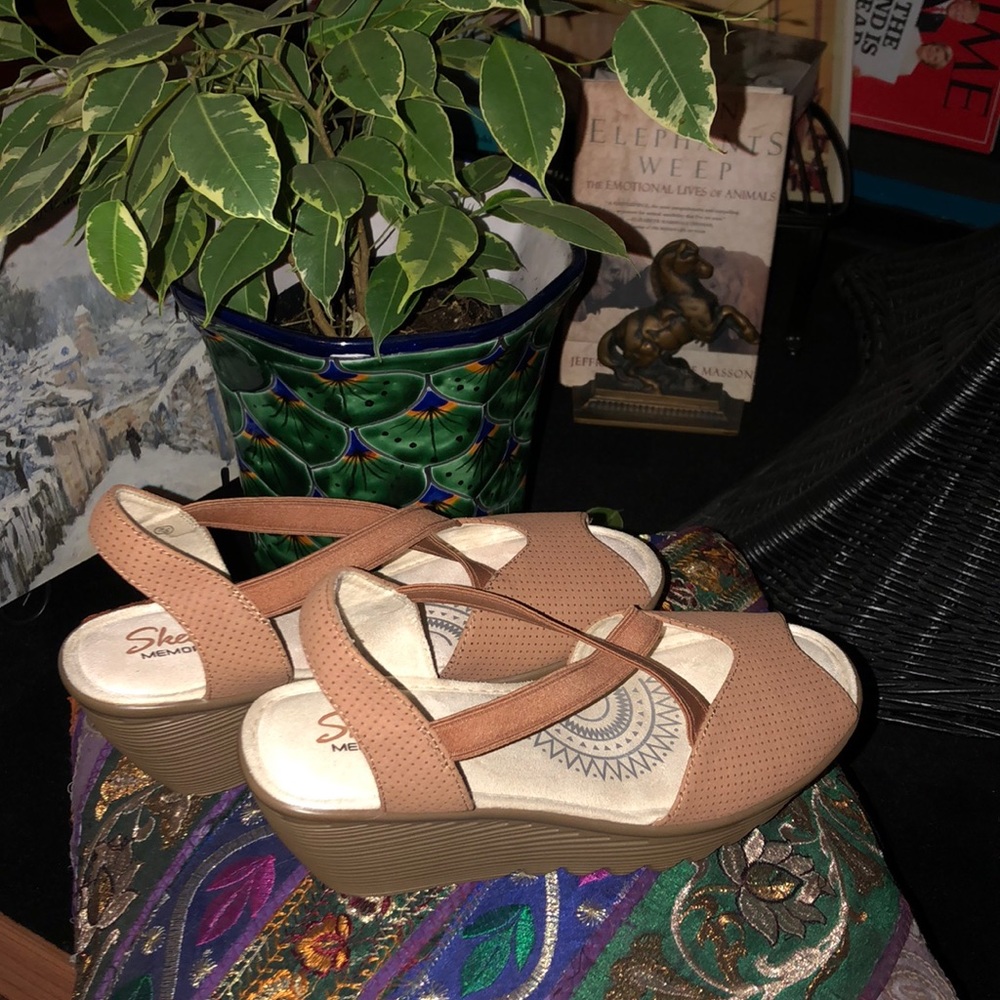 SUPER SKECHERS SANDALS-TAN NUBUCK-MEMRYFOAM INSOLE